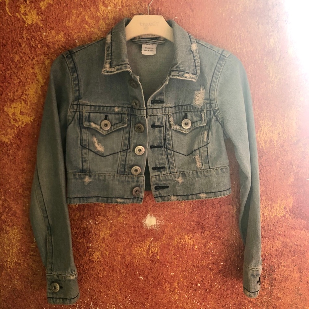 Light colored short distressed denim jacket!